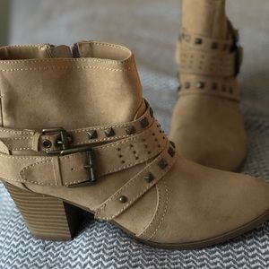 *Just Listed* Express Detailed Booties